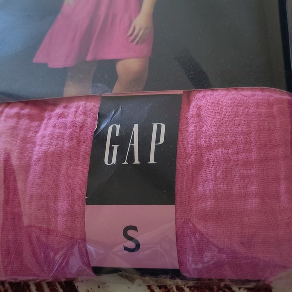 GAP Bright Pink Gauze V-Neck Tiered Dress - Picture 2 of 4
